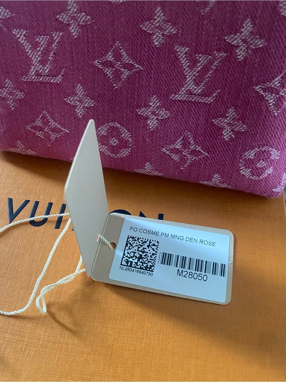 Louis Vuitton signature louis